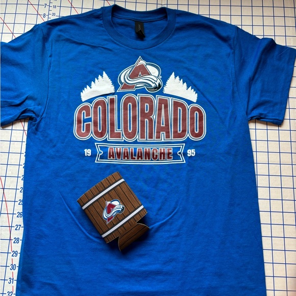 Colorado Avalanche Men’s Blue T-Shirt Size M- NWOT - Picture 4 of 9